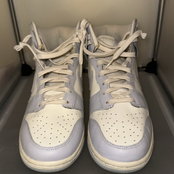 Women’s high top Nike Dunks (Gently Used) - Picture 4 of 6